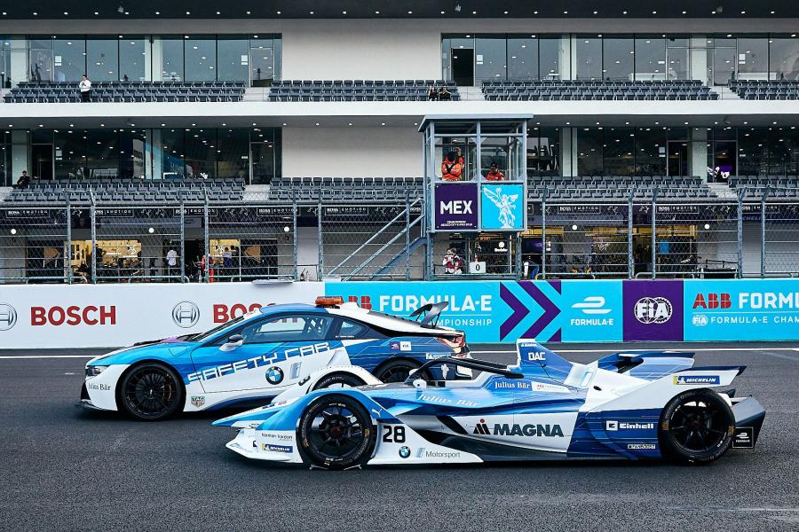  BMW i8 Formula E Safety Car 2019 года  (фото 10 из 17)
